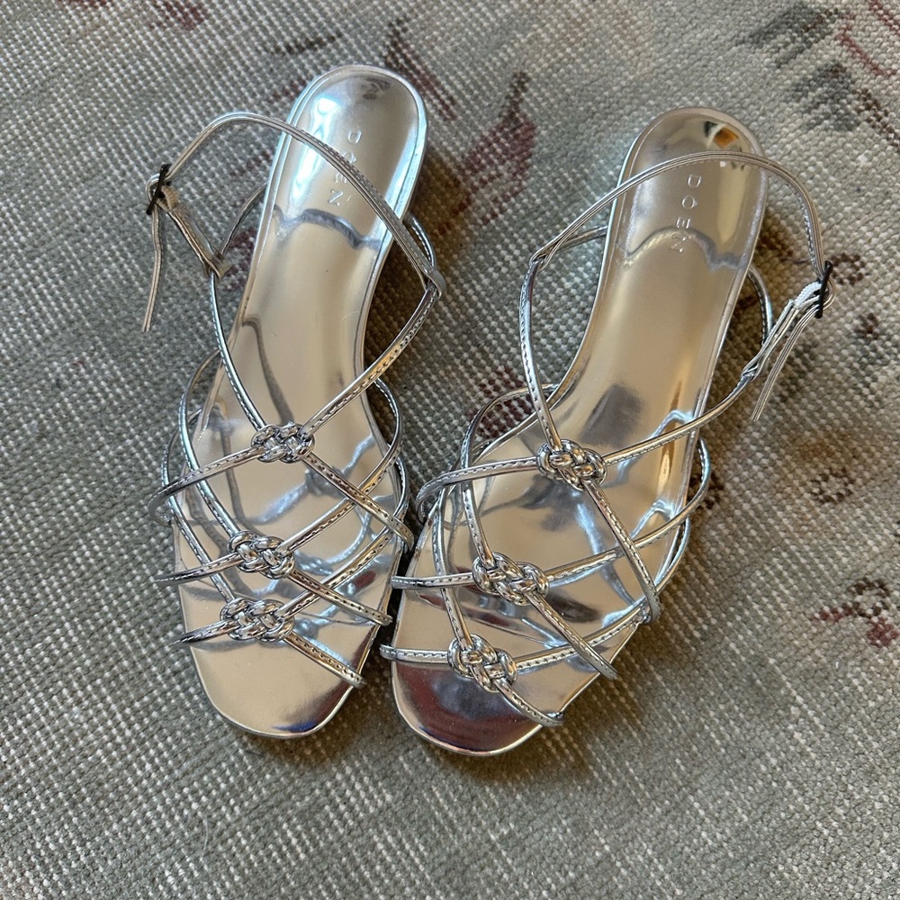Doen Silver Knotted Sandals